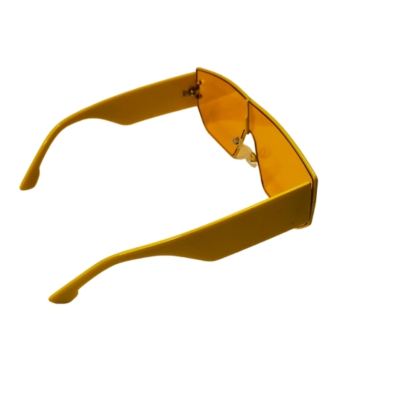 Large Frame Fashion Sunglasses | Yellow - Picture 4 of 4